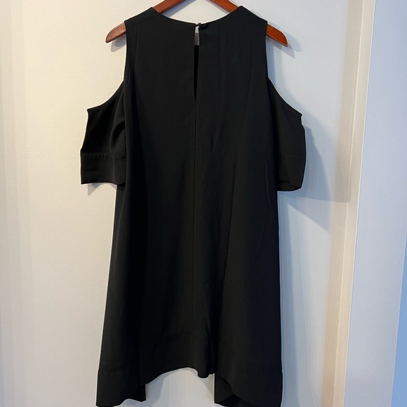 Yulinge Women’s Black Shoulder Cutout Dress - Picture 4 of 5